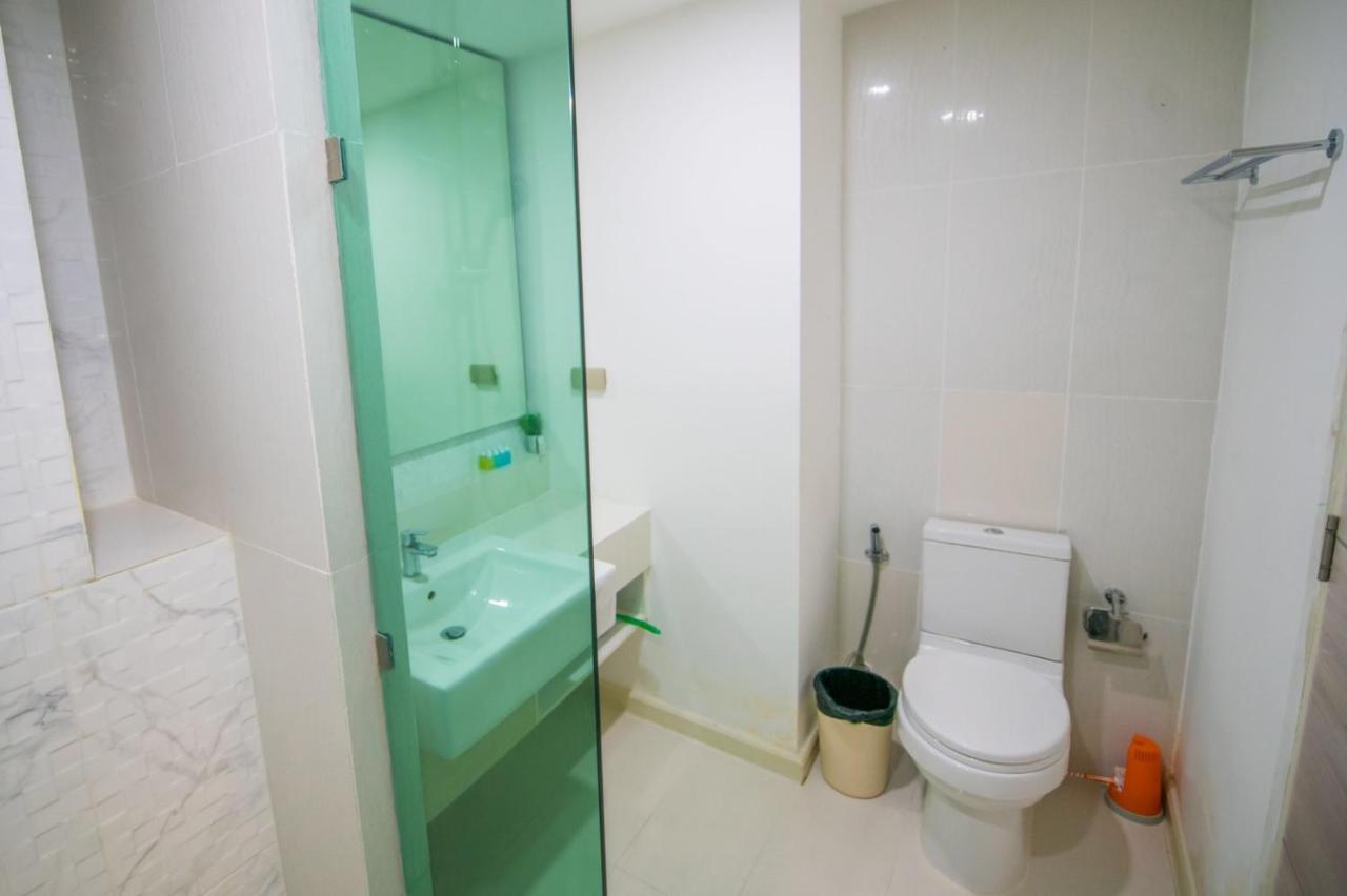 Seven Seas Pattaya Poolside Room ห้องติดสระ Pantai Jomtien Bagian luar foto